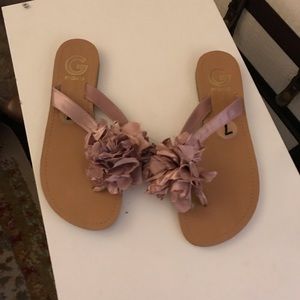 Yes size large sandals flip-flops